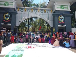 Minta Penambangan Pasir Laut Makassar Disetop, Nelayan Geruduk Kantor Gubernur