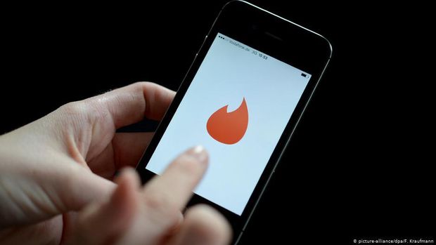 Berkencan Lewat Tinder: Kala Perempuan Pakistan Menghalau Tabu