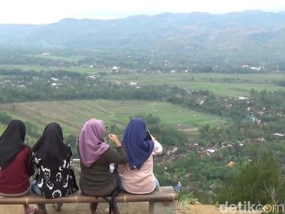 Foto: Pemandangan Aduhai dari Bukit Cantik di Trenggalek