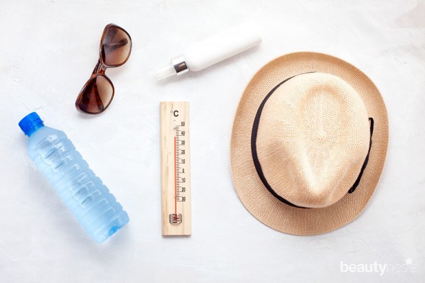 salah satu cara merawat kulit sensitif yaitu dengan selalu memakai tabir surya