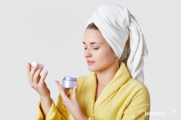 Cara Rawat Kulit Leher/ Foto: Freepik.com di antara cara rawat kulit leher yaitu dengan memakai produk berbahan hyaluronic acid, hydrating cream, dan butter yang pekat