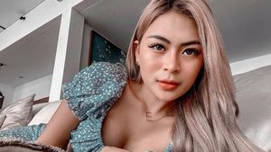 Echa Frauen, Dulu Berbikini di Salju kini Pamer Foto Topless