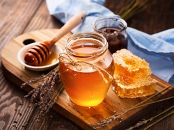 9 Manfaat Madu Kelulut untuk Kesehatan, Ini Cara Minum dan Efek Sampingnya
