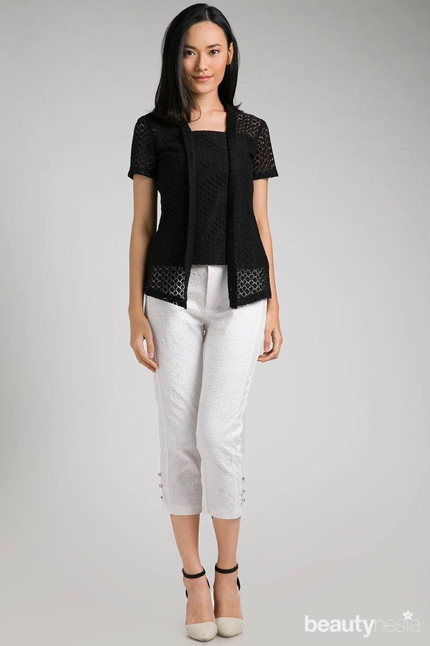 Atasan Kebaya Hitam dari Javinka, Berrybenka