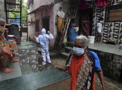 Tak Ingin COVID-19 Ngegas Seperti di India? Ini Saran Menkes RI