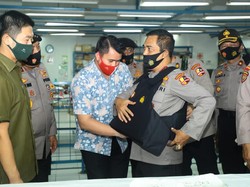 Kabaharkam Polri Beli 3.000 Rompi Antipeluru Buatan Dalam Negeri
