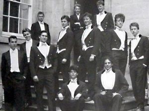 Aneh dan Seram, 5 Klub Pecinta Makanan Ini Bikin Geleng Kepala