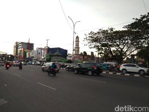 Massa Tolak Omnibus Law di Depan DPRD Sulsel Bubar, Lalin Kembali Lancar