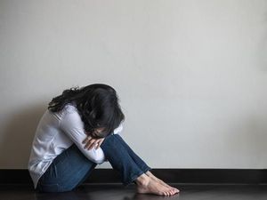 Guru Besar UNY Soroti Siswi Bunuh Diri karena Belajar Online Guru Besar UNY Soroti Siswi Bunuh Diri karena Belajar Online