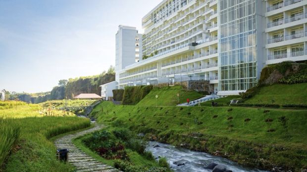 Le Eminence Hotel Convention & Resort