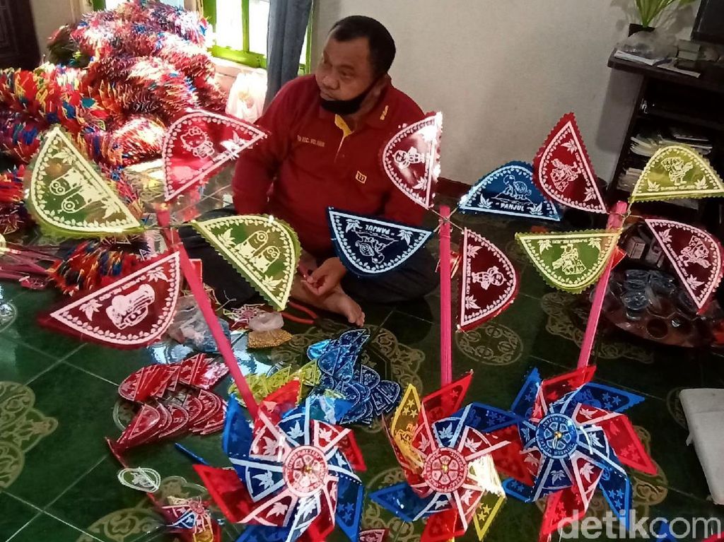 Menengok Kerajinan Mainan Kitiran yang Tembus Pasar Malaysia Menengok Kerajinan Mainan Kitiran yang Tembus Pasar Malaysia