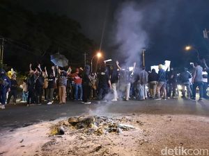 Momen Massa Gejayan Bubarkan Diri