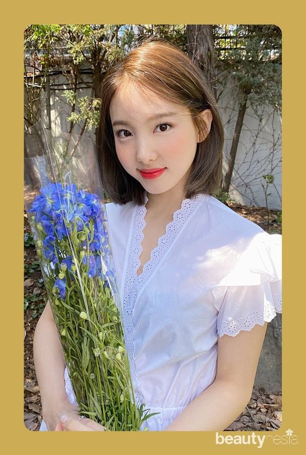 Makeup yang memberikan kesan segar dan cute.