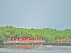 Ini Pantai Gopek, Masuknya Ya Cuma Rp 500! Ini Pantai Gopek, Masuknya Ya Cuma Rp 500!