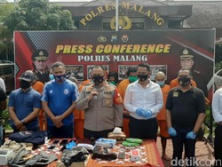 8 Pelaku Perampasan Beratribut Aremania Ditangkap