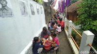 Potret Cuci Bendera Bersama Sambut HUT RI