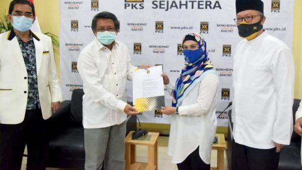 Sah! PKS Resmi Sodorkan Azizah-Ruhammaben