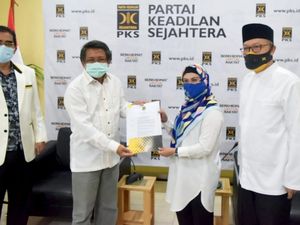 Sah! PKS Resmi Sodorkan Azizah-Ruhammaben Sah! PKS Resmi Sodorkan Azizah-Ruhammaben