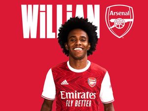 Sah! Willian Kini Berseragam Arsenal