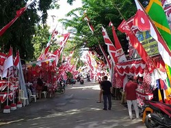Penjualan Pernak-pernik Agustusan di Surabaya Tak Terpengaruh COVID-19