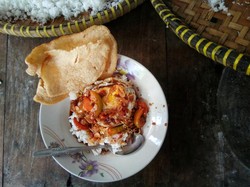 Kalori Nasi Goreng vs Kalori Nasi Putih Telur Ceplok, Mana yang Lebih Banyak?