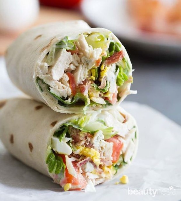 Veggie wrap dengan tambahan ayam yang kaya akan nutrisi