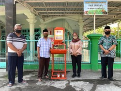 Pemkot Mojokerto Bagikan Alat Cuci Tangan ke 116 Masjid & Pesantren