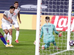 Musim 2019/2020, Barcelona dibantai Bayern Munich 2-8 di babak perempatfinal. Kala itu cuma berlangsung satu leg. (AP)
