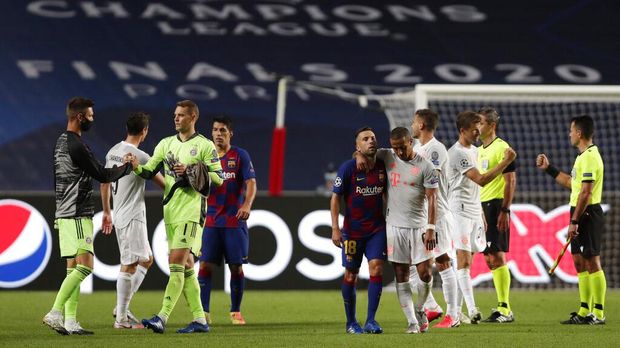 Bayern Munich mengalahkan Barcelona dengan skor telak 8-2 di perempatfinal Liga Champions. Kemenangan ini membuat Bayern melenggang ke semifinal Liga Champions.