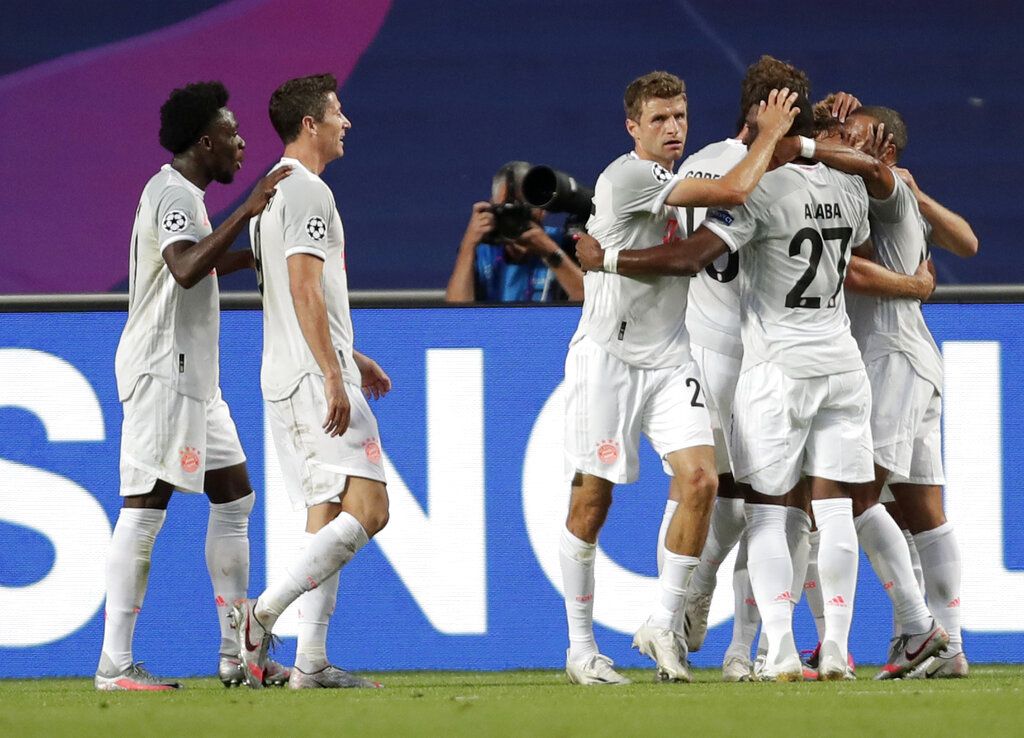 Bayern Munich mengalahkan Barcelona dengan skor telak 8-2 di perempatfinal Liga Champions. Kemenangan ini membuat Bayern melenggang ke semifinal Liga Champions.