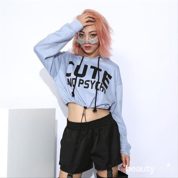 Croptop/Pinterest.com Gaya fashion dengan hoodie