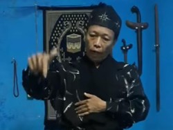 Viral Video Kakek di Kuningan Sebut Corona Berasal dari Kalongwewe