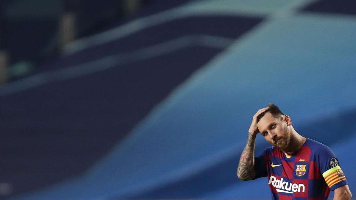 Seperti Ronaldo, Messi juga gagal ke Semifinal Liga Champions musim ini. (Foto: Manu Fernandez/Pool/AP Photo)