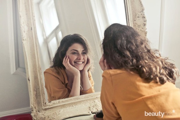 Sebagai salah satu cara menjaga kesehatan mental adalah dengan memiliki pandangan yang positif tentang diri sendiri.