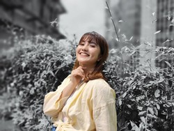 Tips Bikin Foto OOTD Ciamik dengan AI Color Portrait OPPO Reno4