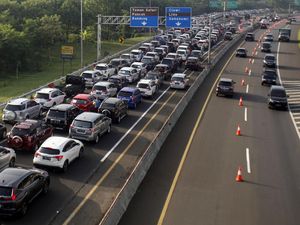 Duh, Jalur Puncak Macet di Long Weekend HUT ke-75 RI