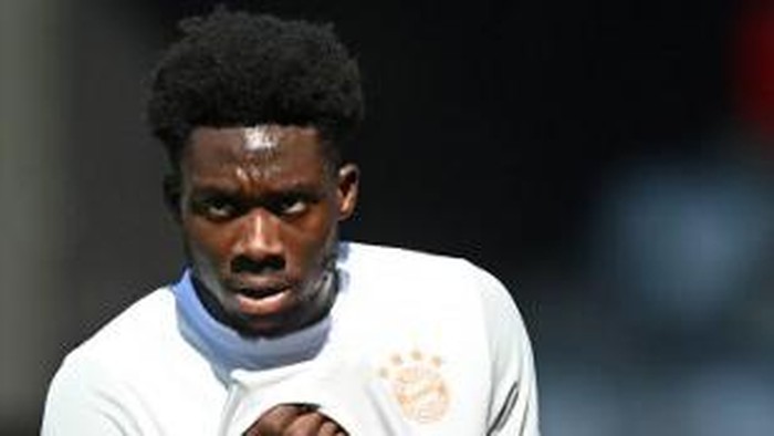 Bayern Munichs midfielder Davies Alphonso reacts during the friendly football match between German Bundesligas FCBayern Munich and French Ligue 1 Olympique de Marseille (OM) on July 31, 2020, in preparation of the upcoming 2020-2021 season. (Photo by Christof STACHE / various sources / AFP)