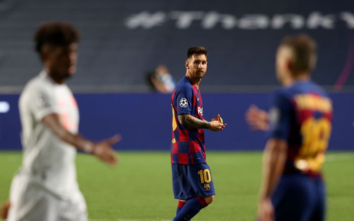 LISBON, PORTUGAL - AUGUST 14: Lionel Messi of FC Barcelona looks dejected following his teams defeat in the UEFA Champions League Quarter Final match between Barcelona and Bayern Munich at Estadio do Sport Lisboa e Benfica on August 14, 2020 in Lisbon, Portugal. (Photo by Rafael Marchante/Pool via Getty Images)