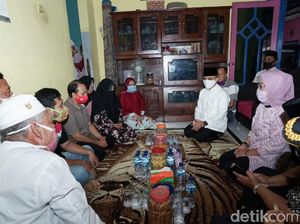 Bupati Anas Kunjungi Keluarga Nakhoda Tug Boat yang Hilang