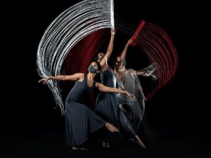 EKI Dance Company & Martha Suherman Kolab Bikin Dance Photography