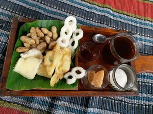 Foto: Ngopi Dulu di Kedai Kopi Menoreh yang Hits di Yogya