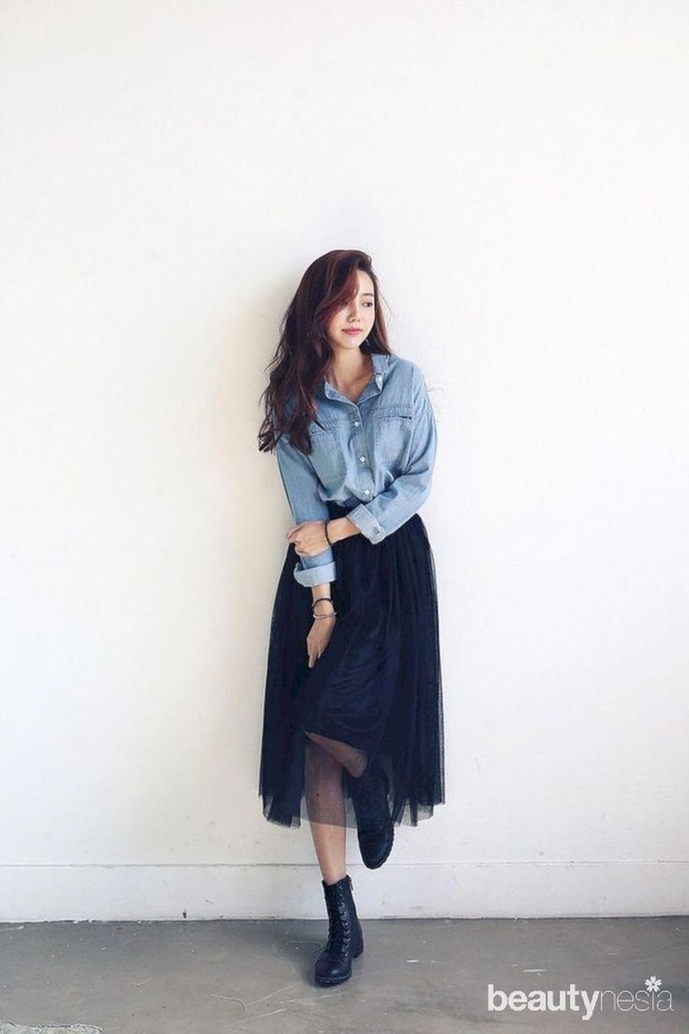 Kemeja denim untuk gaya girly