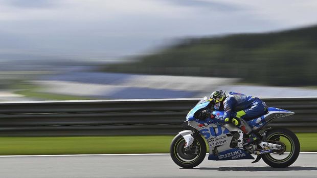 Suzuki Ecstar's Spanish rider Joan Mir rides his bike during the third training round of the Moto GP Austrian Grand Prix at the Red Bull Ring circuit in Spielberg, Austria, on August 15, 2020. (Photo by JOE KLAMAR / AFP)