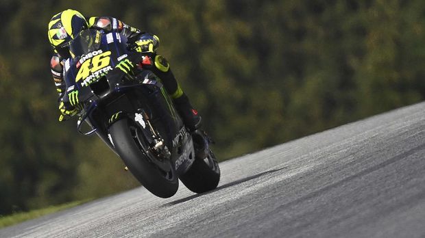 Monster Energy Yamaha's Italian rider Valentino Rossi rides his bike during the third training round of the Moto GP Austrian Grand Prix at the Red Bull Ring circuit in Spielberg, Austria on August 15, 2020. (Photo by JOE KLAMAR / AFP)