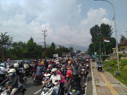 Upayakan Urai Kemacetan, Polisi Berlakukan One Way dari Puncak ke Jakarta