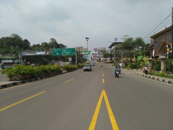 Penampakan Arus Lalu Lintas Menuju Puncak Jelang Libur Panjang