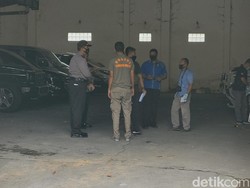 Ada 10 Mobil di Dalam Garasi Bupati Kediri yang Diteror Petasan