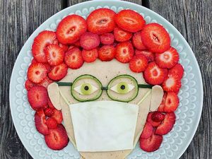 Vegan Kreatif Ini Sajikan Susunan Ragam Buah dan Sayur yang Menawan Vegan Kreatif Ini Sajikan Susunan Ragam Buah dan Sayur yang Menawan