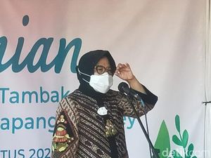 Risma Pamit ke Warga Surabaya