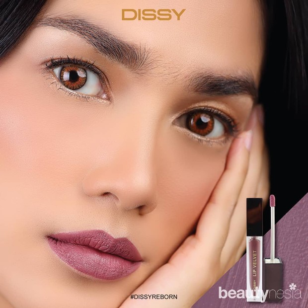 Produk andalannya sendiri adalah lip velvet yang tersedia dalam beberapa shade